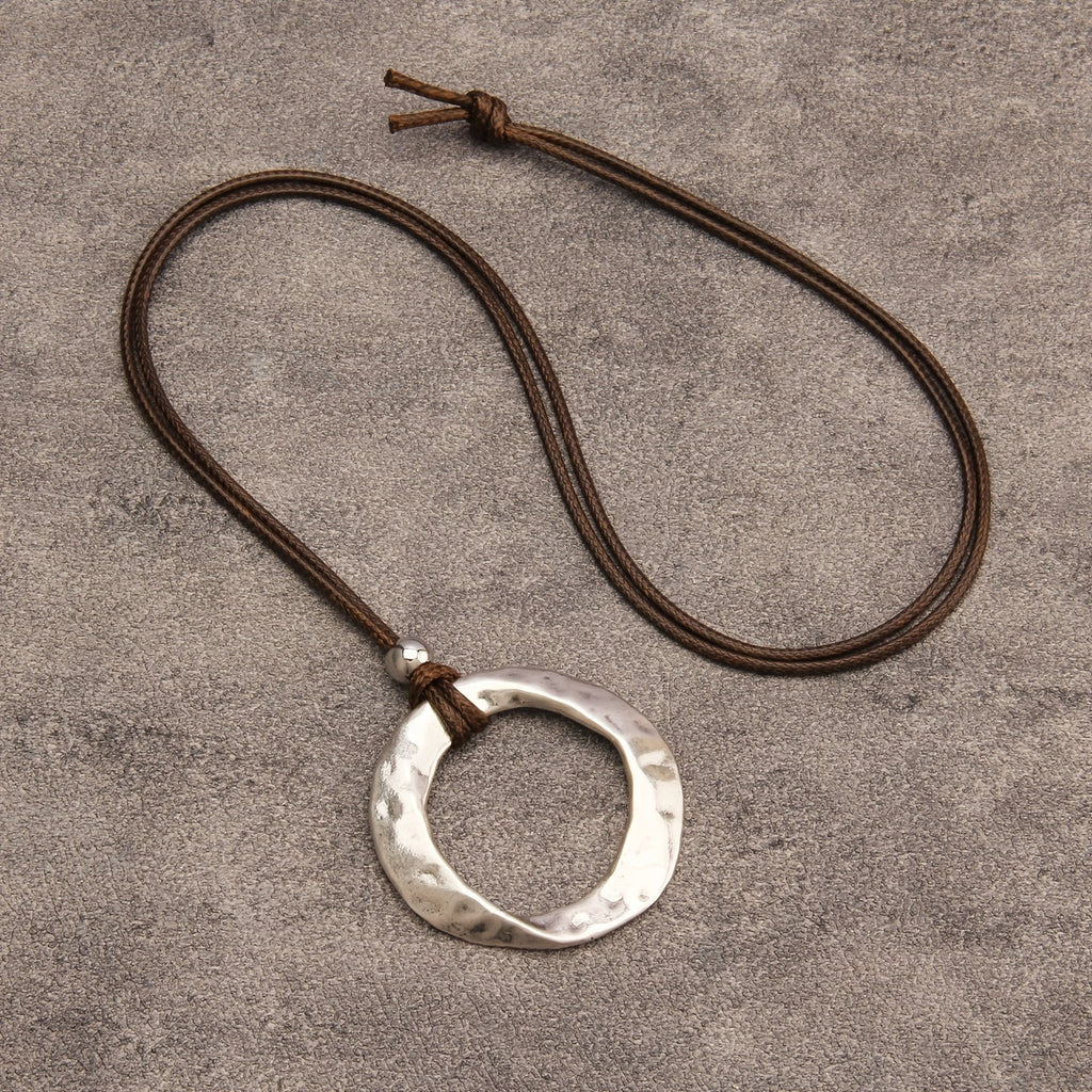 Leather Cord Hammered Zinc Alloy Open Circle Pendant Necklace