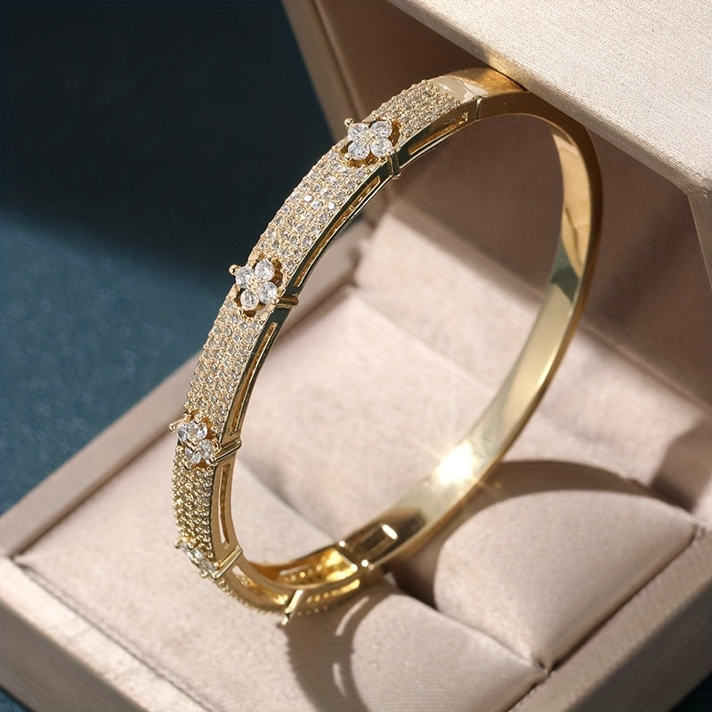 Elegant Floral Design Zirconia Inlaid Gold Plated Bracelet