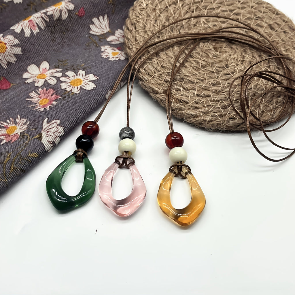 Vintage Irregular Shaped Teardrop Resin Pendant Necklace