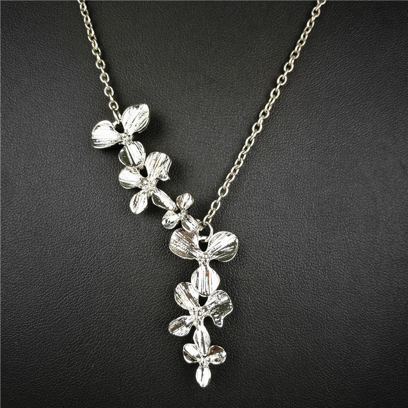 Vintage Silver Flower Necklace