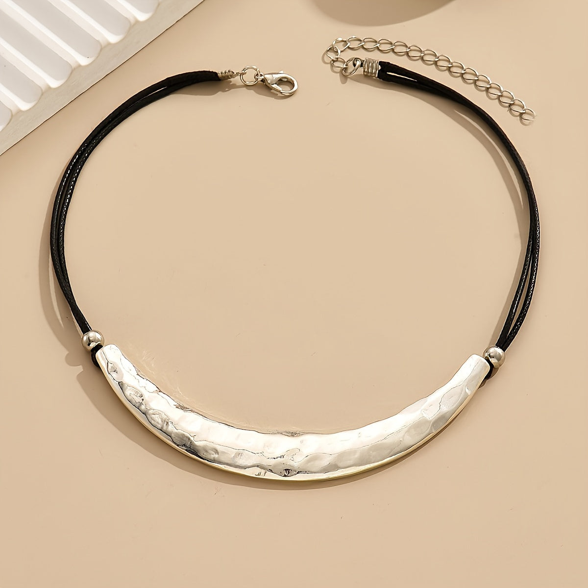 Vintage Hammered Zinc Alloy Crescent Choker Necklace