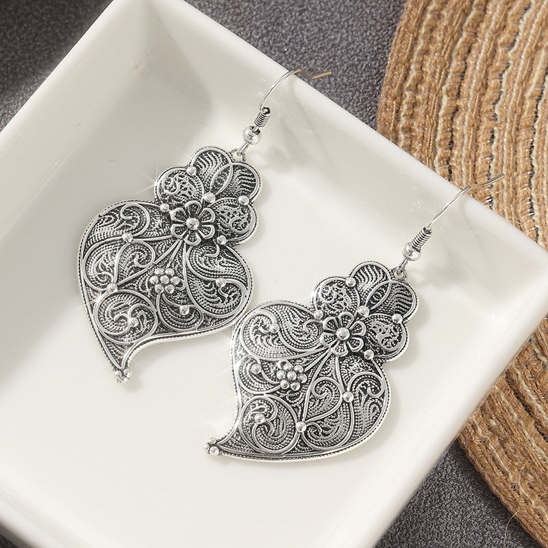 Elegant Filigree Heart Design Charming Maxi Hook Earrings