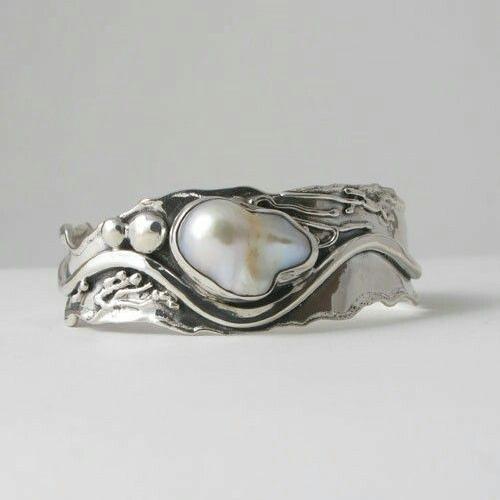 Vintage Wave Design White Stone Silver Plated Ring