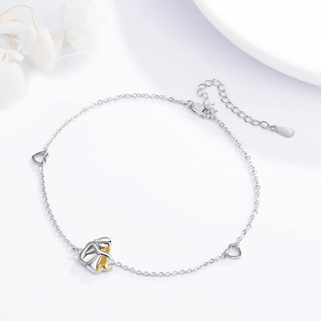 Adjustable charm bracelet