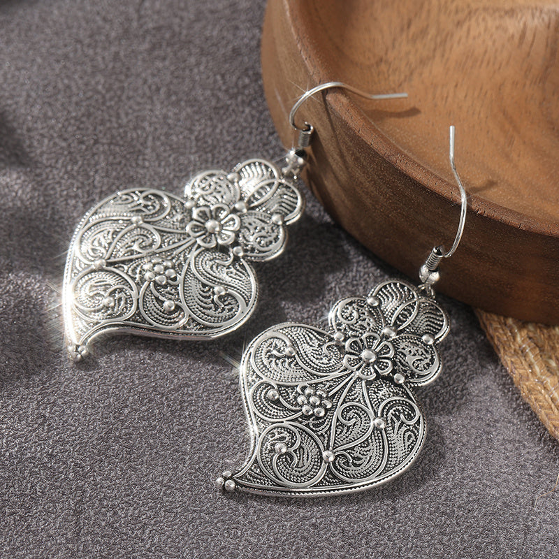 Elegant Filigree Heart Design Charming Maxi Hook Earrings