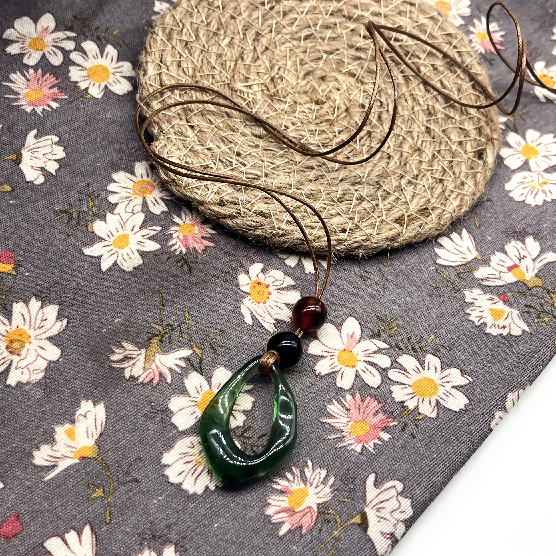 Vintage Irregular Shaped Teardrop Resin Pendant Necklace