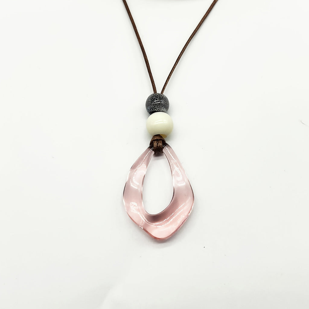 Vintage Irregular Shaped Teardrop Resin Pendant Necklace