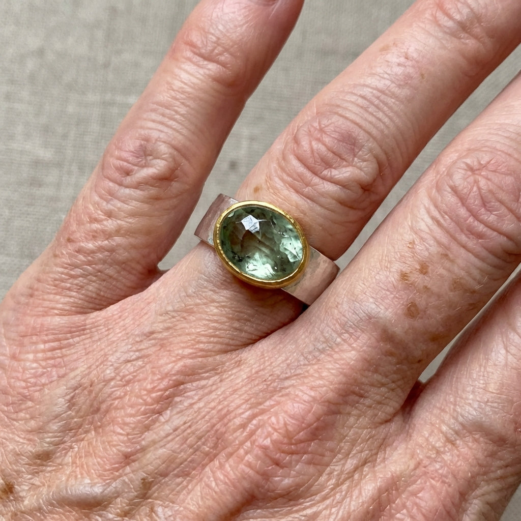 Vintage Emerald Green Hammered Silver Gold Ring
