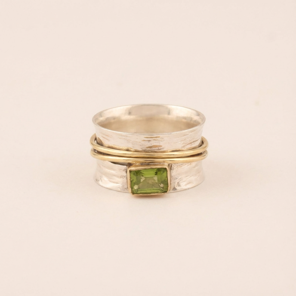 Vintage Hammered Silver Gold Peridot Ring