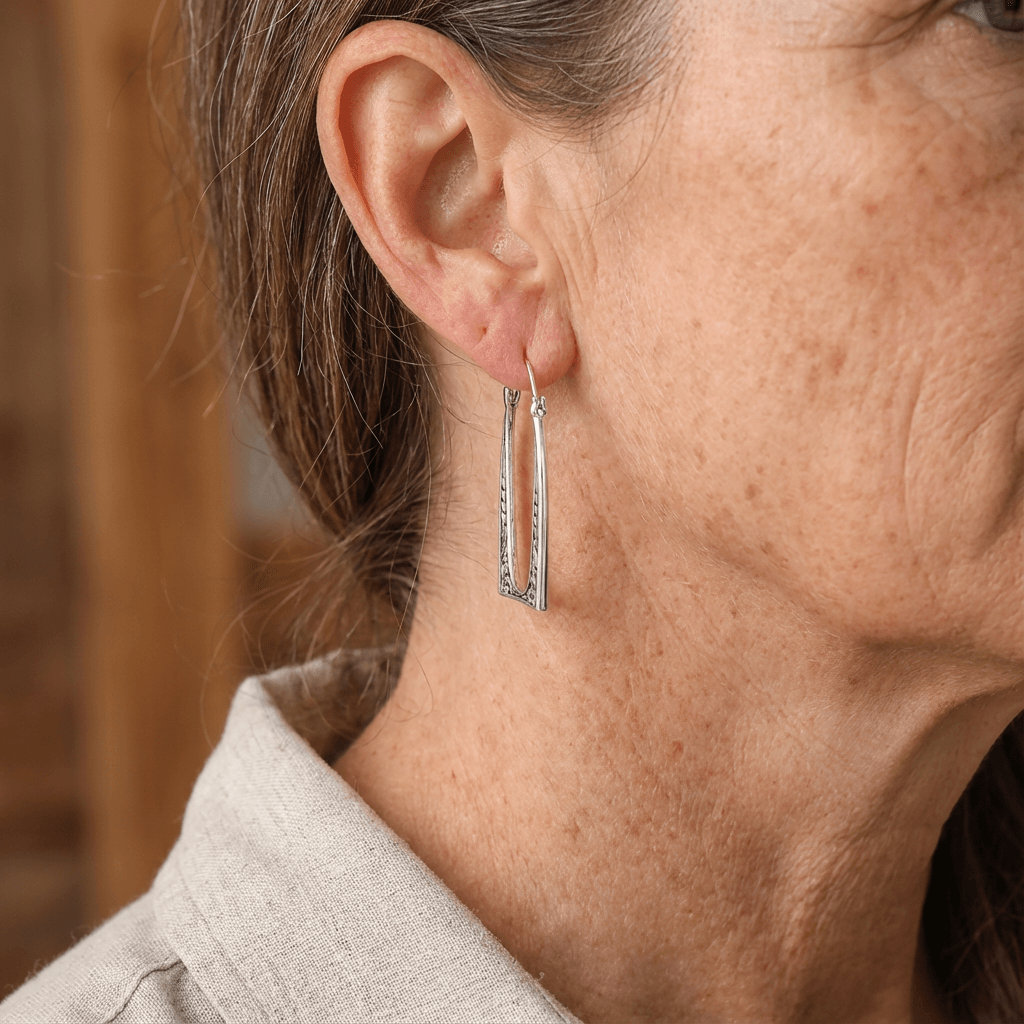 Vintage Boho Design&nbsp;U-Shape Floral Earrings