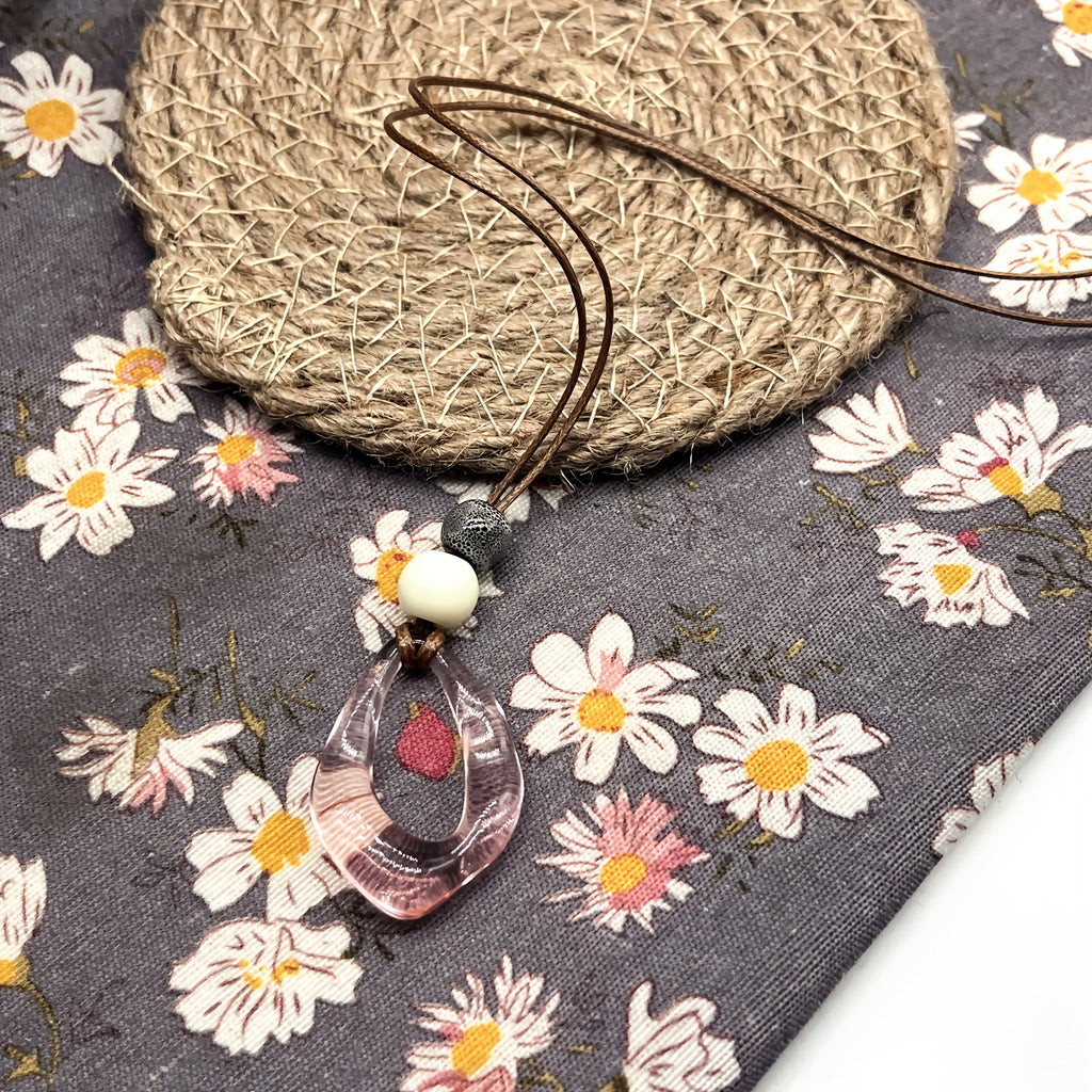 Vintage Irregular Shaped Teardrop Resin Pendant Necklace