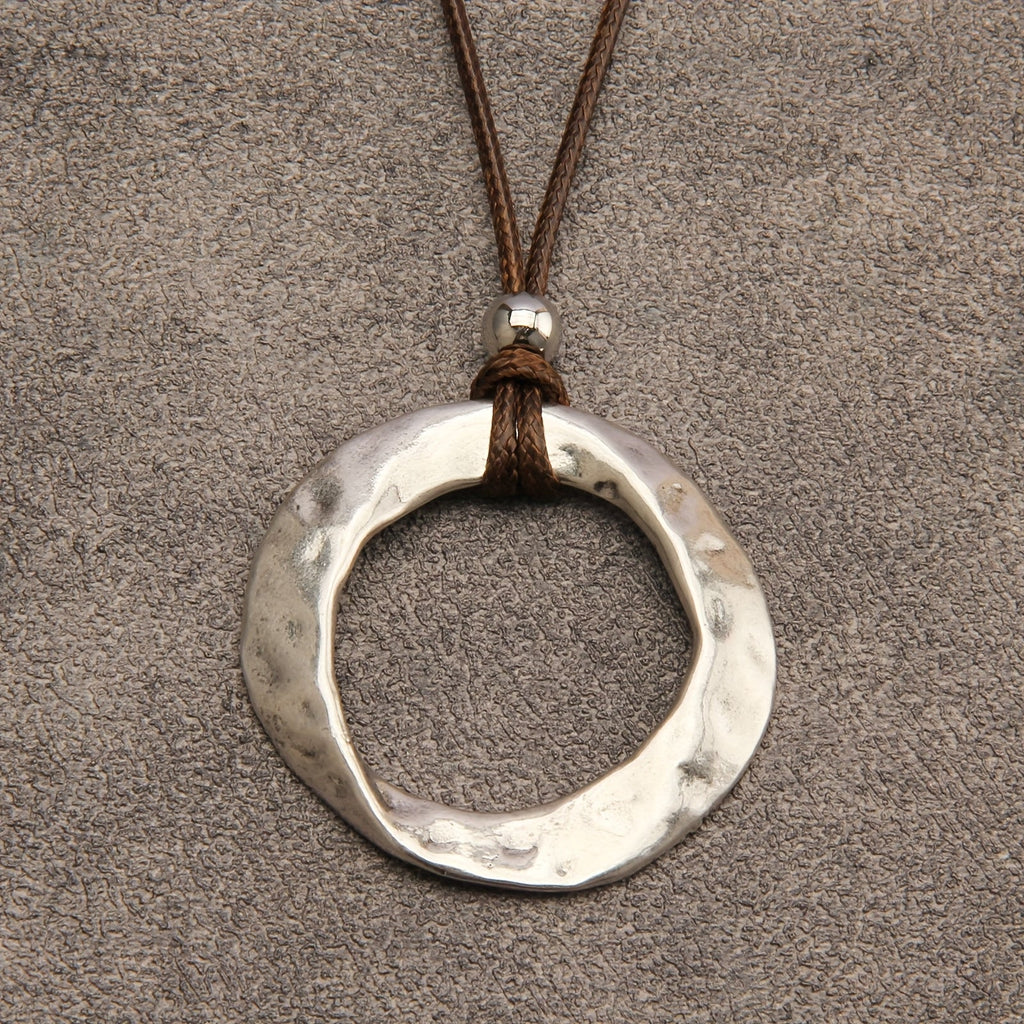 Leather Cord Hammered Zinc Alloy Open Circle Pendant Necklace