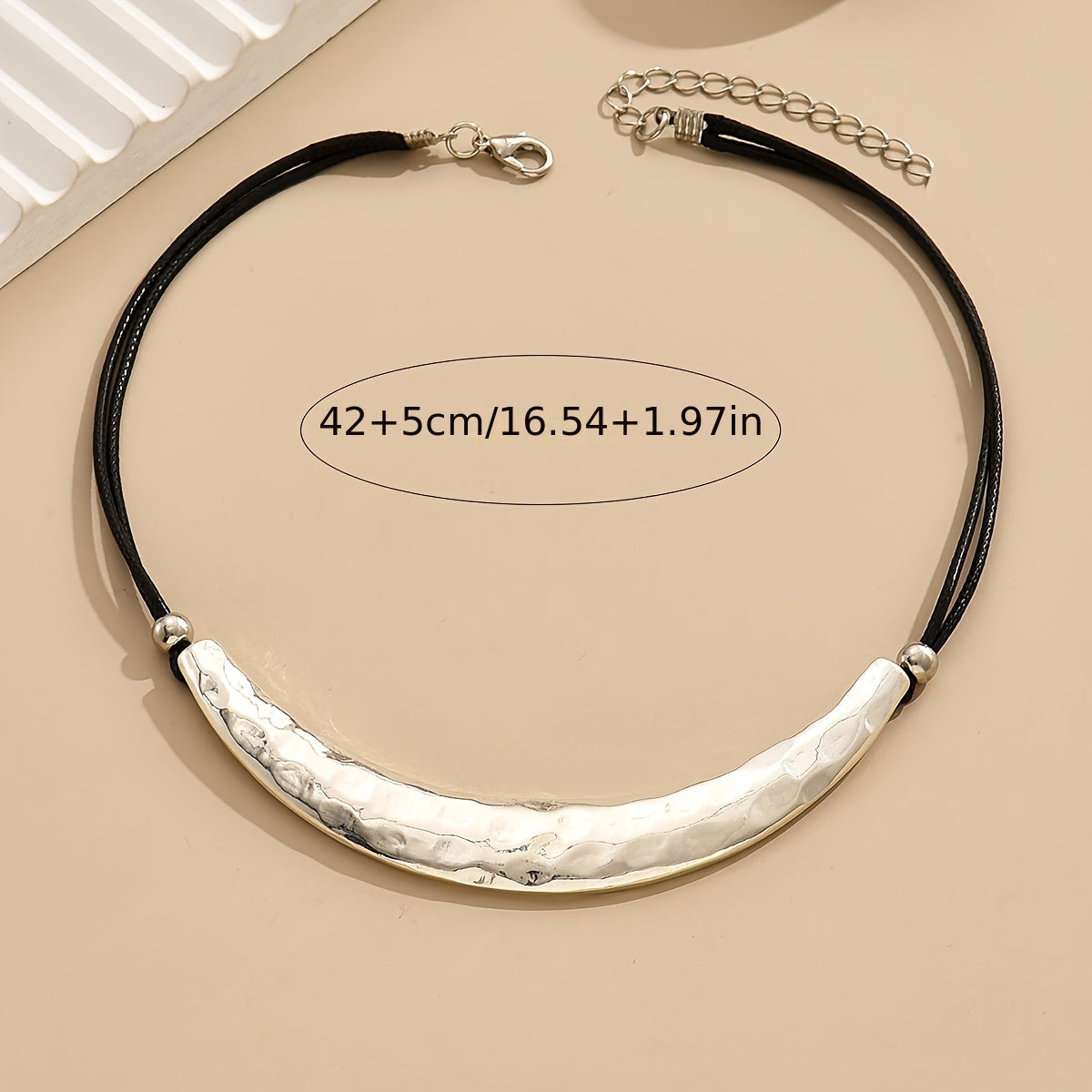 Vintage Hammered Zinc Alloy Crescent Choker Necklace