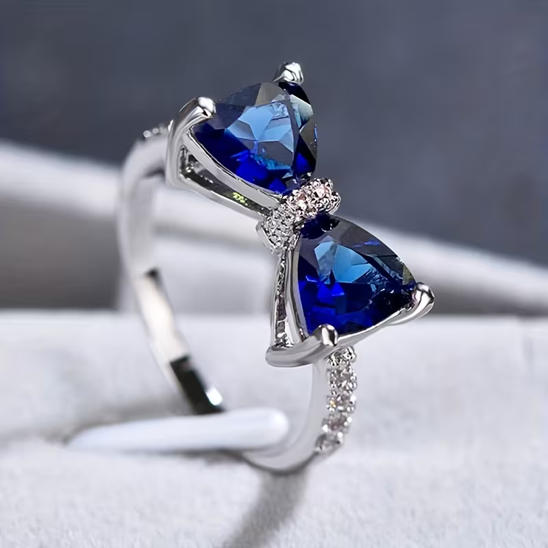 Emerald Bow Ring