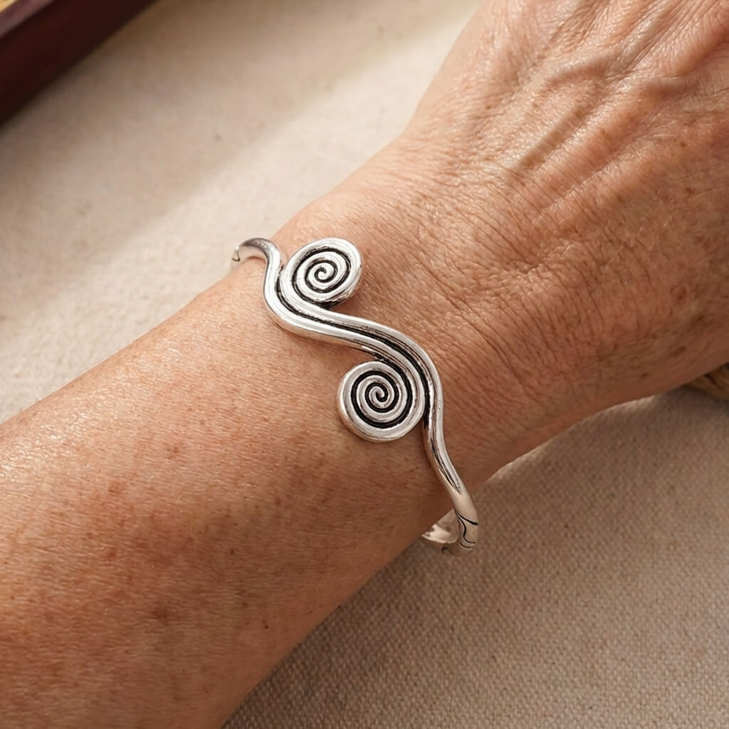 Vintage Gold White Plated Spiral Cuff Bangle Bracelet