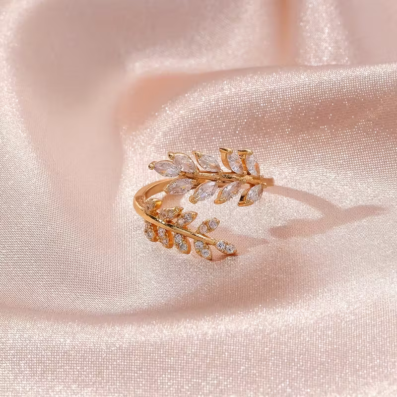 Verdant Laurel Ring