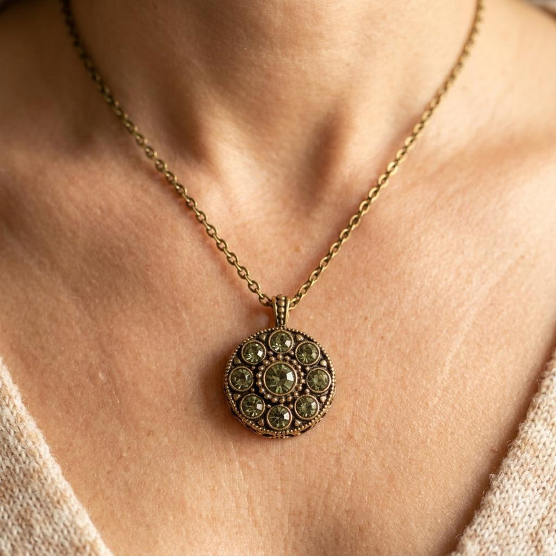 Vintage Flower Pendant Necklace With Zirconia